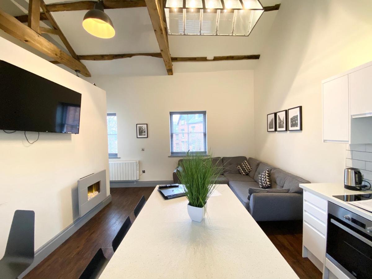 Loft At The Coach House Apartments Лидс Экстерьер фото